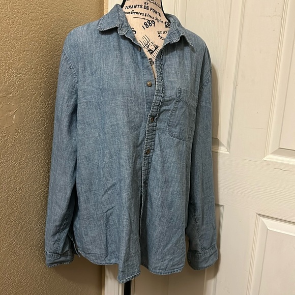 Old Navy Tops - Old Navy xl chambray button down shirt